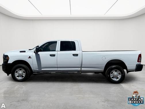 Bright White Clearcoat 2024 RAM 2500 Tradesman Crew Cab 4x4 8' Box