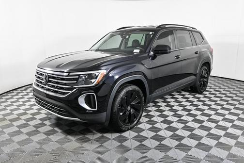 2025 Volkswagen Atlas 2.0T SE w/ Technology