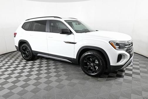 2025 Volkswagen Atlas 2.0T Peak Edition