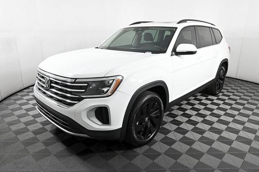 2025 Volkswagen Atlas 2.0T SE w/ Technology
