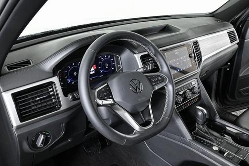 2023 Volkswagen Atlas Cross Sport 2.0T SE w/ Technology