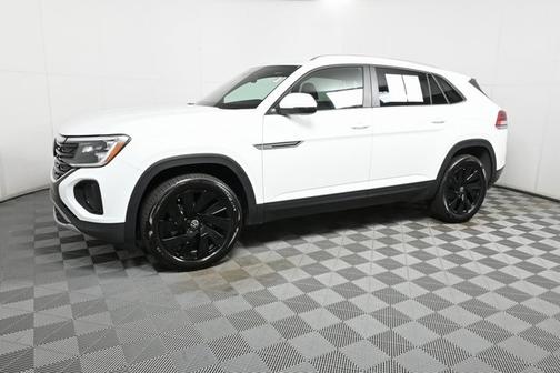 2024 Volkswagen Atlas Cross Sport 2.0T SE w/ Technology