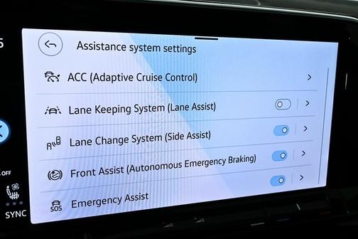 2025 Volkswagen Atlas 2.0T SE w/ Technology