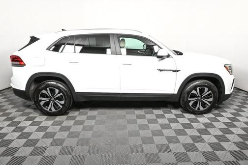 2024 Volkswagen Atlas Cross Sport 2.0T SE
