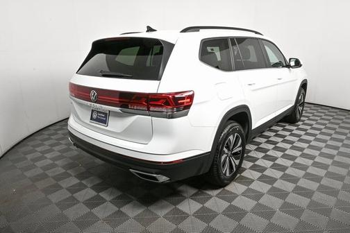 2024 Volkswagen Atlas 2.0T SE