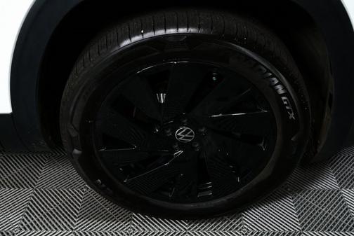 2024 Volkswagen Atlas 2.0T SE w/ Technology