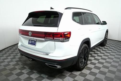 2024 Volkswagen Atlas 2.0T SE w/ Technology