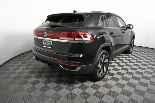 2024 Volkswagen Atlas Cross Sport 2.0T SE w/ Technology