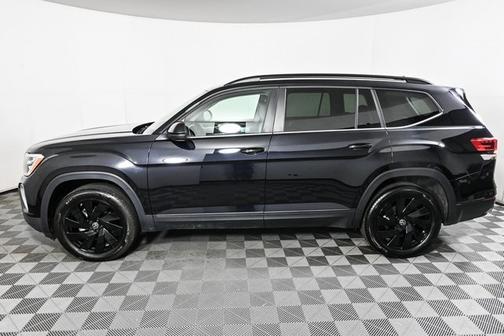 2024 Volkswagen Atlas 2.0T SE w/ Technology
