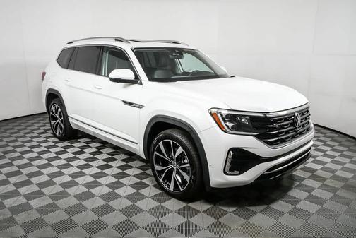 Opal White Pearl Effect 2024 Volkswagen Atlas 2.0T SEL Premium R-Line