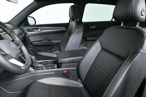 2022 Volkswagen Atlas Cross Sport 3.6 V6 SE w/ Technology