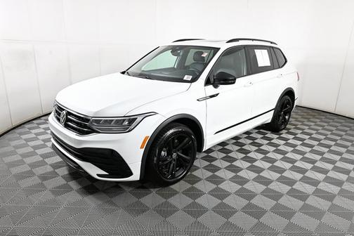 2024 Volkswagen Tiguan 2.0T SE R-Line Black