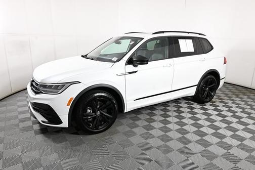 2024 Volkswagen Tiguan 2.0T SE R-Line Black