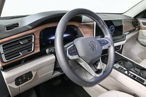 2024 Volkswagen Atlas 2.0T SE w/ Technology