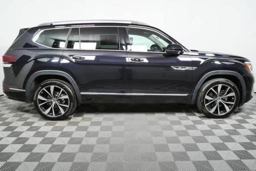 Deep Black Pearl Effect 2025 Volkswagen Atlas 2.0T SEL Premium R-Line