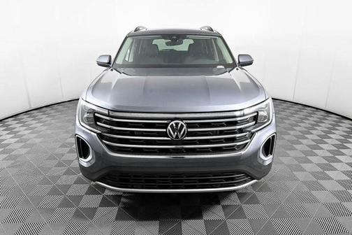 2025 Volkswagen Atlas 2.0T SE w/ Technology