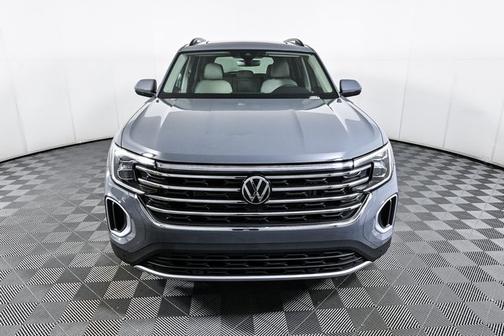 2025 Volkswagen Atlas 2.0T SE w/ Technology