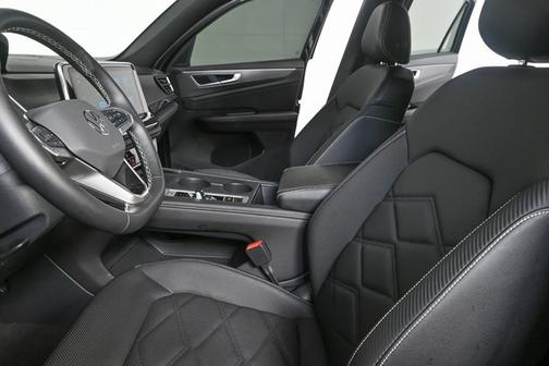 2025 Volkswagen Atlas Cross Sport 2.0T SE