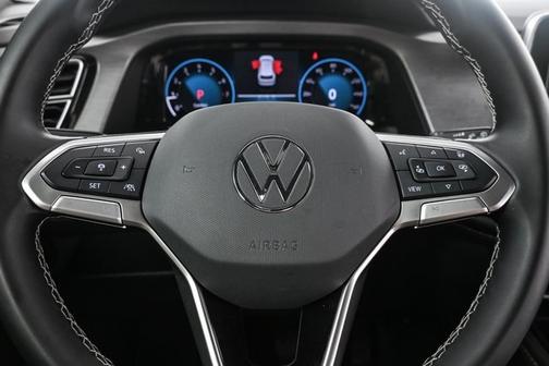 2025 Volkswagen Atlas Cross Sport 2.0T SE