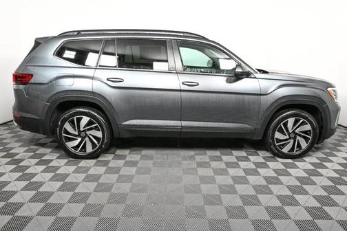 2024 Volkswagen Atlas 2.0T SE w/ Technology