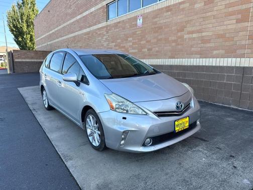 2012 Toyota Prius v Five