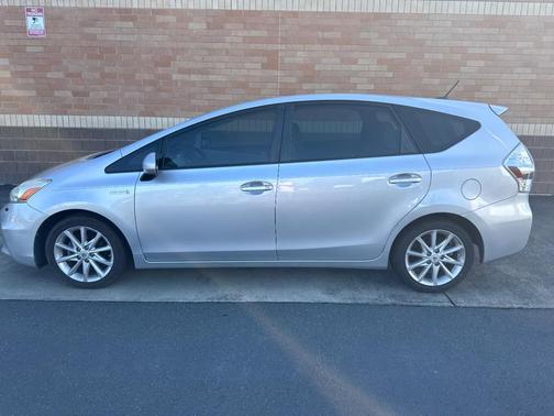 2012 Toyota Prius v Five