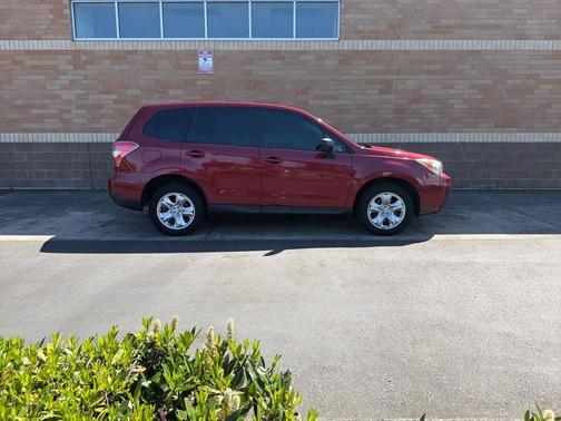 Maroon 2014 Subaru Forester 2.5i