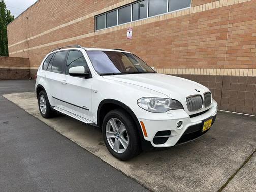 Pearl White 2011 BMW X5 xDrive35d