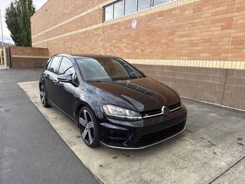 2016 Volkswagen Golf R 4-Door w/DCC & Navigation