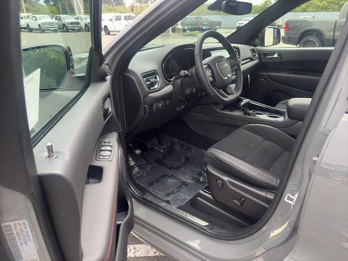 DB Black Clearcoat 2026 Dodge Durango GT Premium AWD HEMI V8