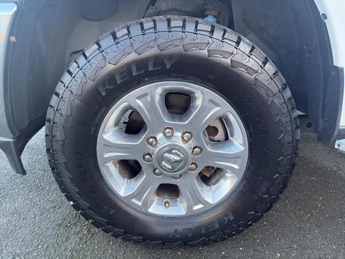 2020 RAM 2500 Big Horn Crew Cab 4X4 6'4' Box