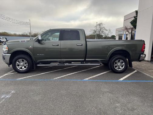2020 RAM 3500 Laramie Crew Cab 4x4 8' Box