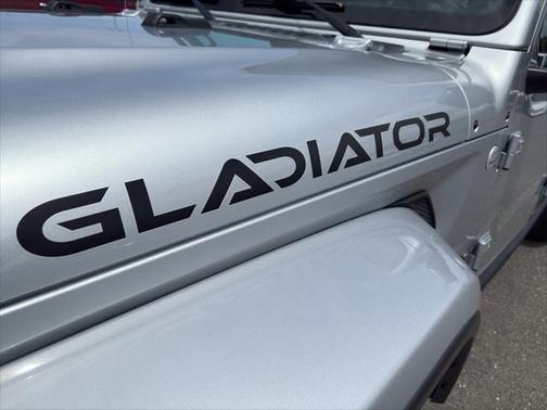 2022 Jeep Gladiator Overland
