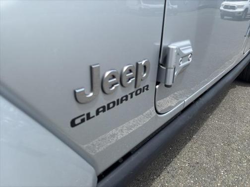2022 Jeep Gladiator Overland