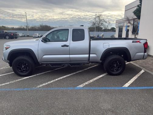 2022 Toyota Tacoma SR