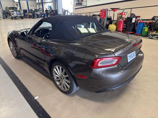 2017 FIAT 124 Spider Base