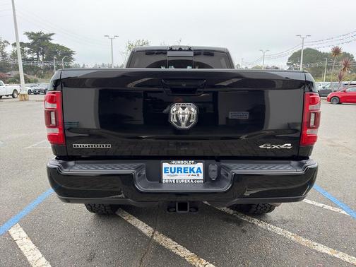 2020 RAM 2500 Big Horn Crew Cab 4X4 6'4' Box
