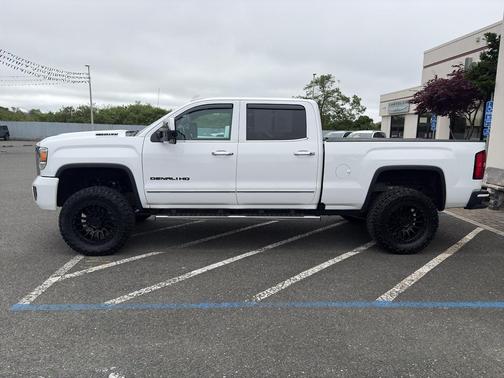 Summit White 2017 GMC Sierra 2500 Denali
