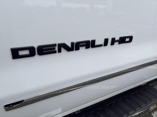 Summit White 2017 GMC Sierra 2500 Denali