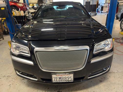 2014 Chrysler 300C John Varvatos Luxury