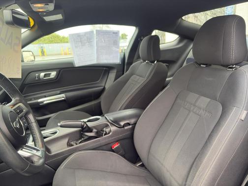 2020 Ford Mustang EcoBoost