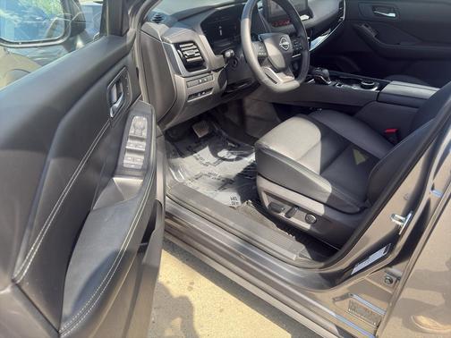 Gun Metallic 2025 Nissan Rogue SL