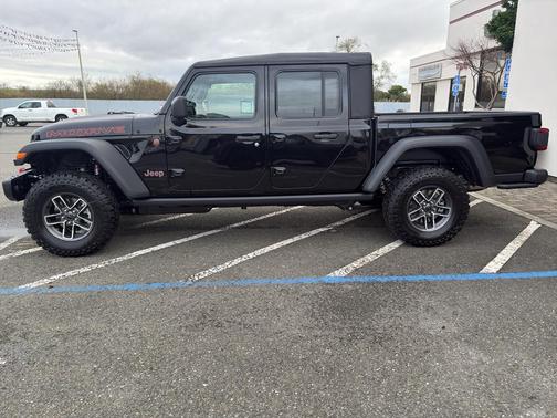 2026 Jeep Gladiator Mojave 4x4