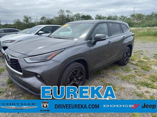 Magnetic Gray Metallic 2024 Toyota Highlander LE