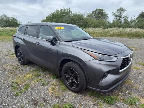 Magnetic Gray Metallic 2024 Toyota Highlander LE