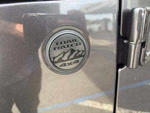Granite Crystal Metallic Clearcoat 2026 Jeep Wrangler 4-Door Moab 392 4x4