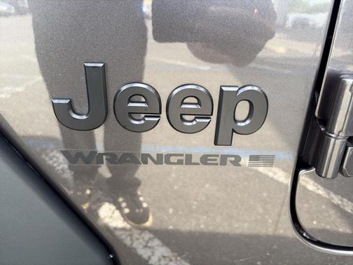 Granite Crystal Metallic Clearcoat 2026 Jeep Wrangler 4-Door Moab 392 4x4