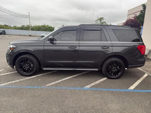 Dark Matter Metallic 2022 Ford Expedition XLT