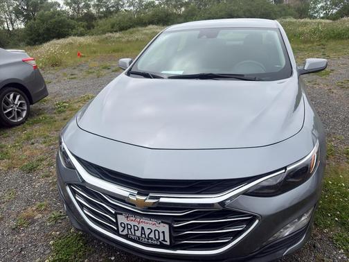 Sterling Gray Metallic 2023 Chevrolet Malibu FWD 1LT