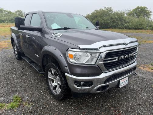 Granite Crystal Metallic Clearcoat 2019 RAM 1500 Big Horn